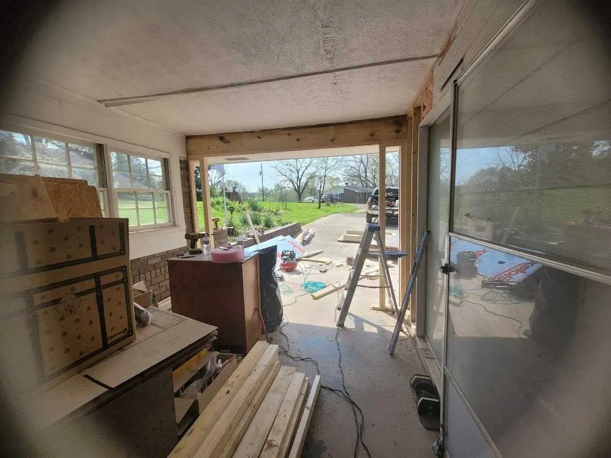 Air movers and dehumidifier for Drying & Dehumidification in Gladstone